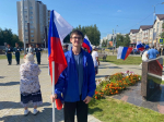 Молодая Гвардия Мегиона приняла участие в торжественной церемонии поднятия Государственного флага России